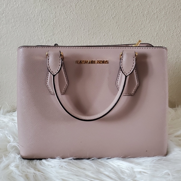 Michael Kors Handbags - Michael Kors Camille Crossbody